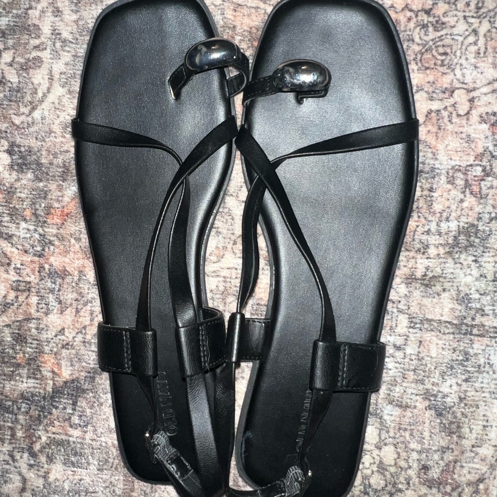 Old Navy Black Strappy Sandals w/ silver detail
